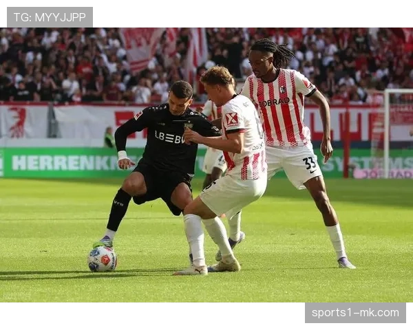 德甲联赛试用半自动越位技术提升判罚效率推动比赛公平性与技术进步